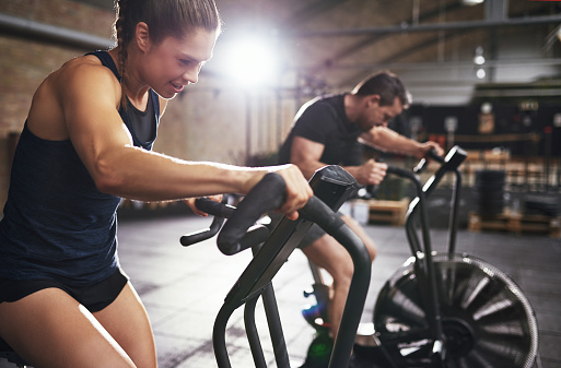 Per l'interval training ad alta intensità possiamo anche utilizzare, ad esempio, l'airbike.