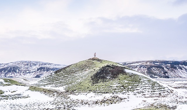 Paesaggio invernale, montagne, cielo, neve, freddo, inverno