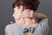 3 sintomi che accompagnano il dolore al rachide cervicale: conoscete le cause?